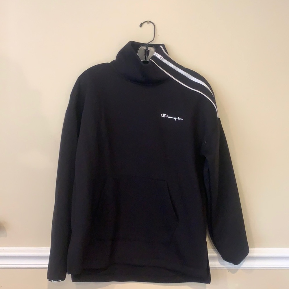 CHAMPION athletic top